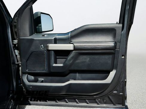 Used 2019 Ford F150 Lariat w/ Equipment Group 502A Luxury AWD/4WD image 30