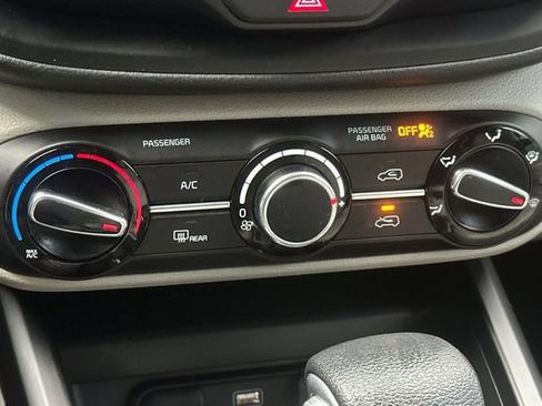 Used 2023 Kia Soul LX image 18