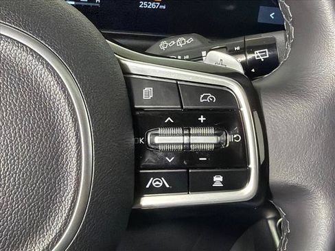 Used 2025 Kia Carnival SX w/ SX Dark Edition Package FWD image 26