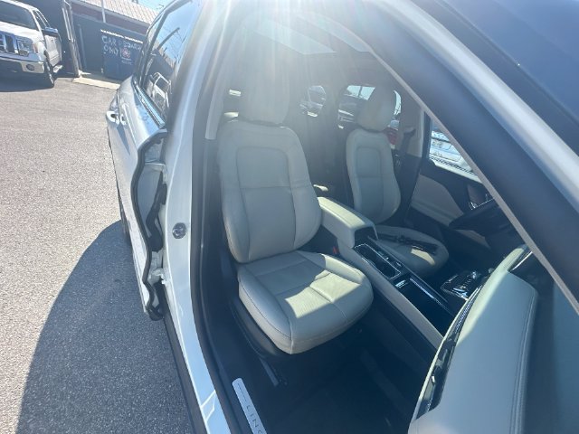 Used 2025 Lincoln Corsair Reserve AWD/4WD image 28