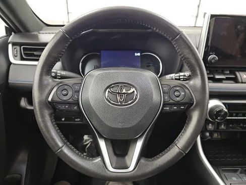 Used 2024 Toyota RAV4 SE image 18