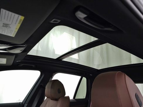 Used 2026 BMW X5 xDrive40i w/ Parking Assistance Package AWD/4WD image 12
