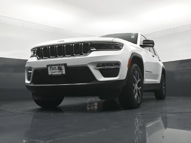 Certified 2025 Jeep Grand Cherokee Limited AWD/4WD image 19