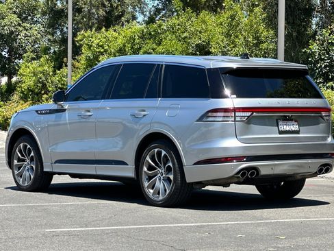 Used 2021 Lincoln Aviator Grand Touring w/ Equipment Group 301A AWD/4WD image 3