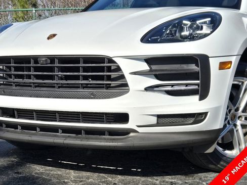 Used 2021 Porsche Macan image 2