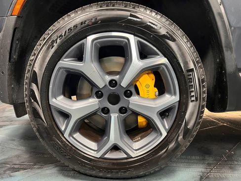 Used 2024 Rivian R1S Adventure image 29