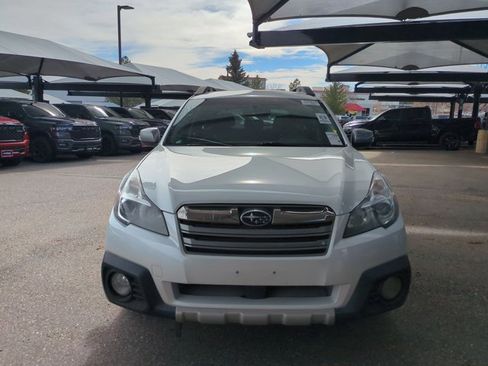 Used 2013 Subaru Outback 2.5i Limited w/ Special Appearance Pkg image 2