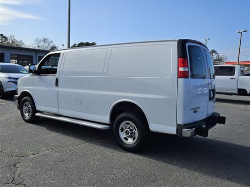 Used 2023 GMC Savana 2500 w/ Driver Convenience Package image 4
