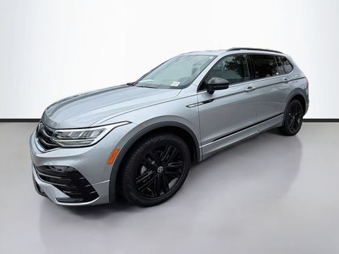 Used 2022 Volkswagen Tiguan SE R-Line FWD image 1