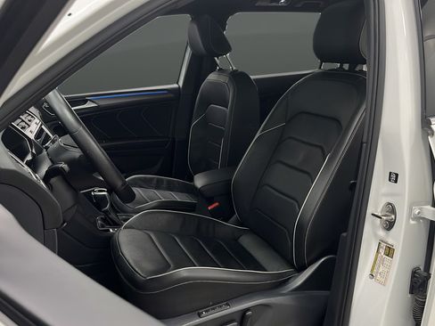Used 2024 Volkswagen Tiguan SEL R-Line AWD/4WD image 9