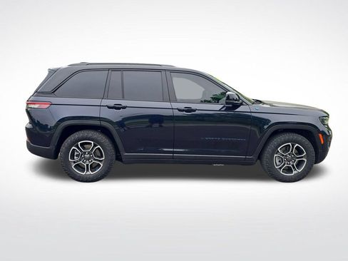 Used 2024 Jeep Grand Cherokee Trailhawk w/ Luxury Tech Group III AWD/4WD image 8