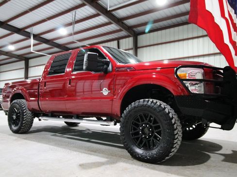 Used 2016 Ford F250 Lariat w/ Lariat Ultimate Package image 16