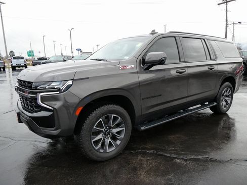 Used 2021 Chevrolet Suburban Z71 w/ Z71 Signature Package image 8