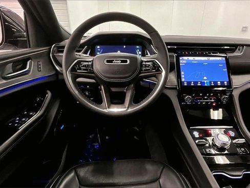 Used 2022 Jeep Grand Cherokee Overland image 5