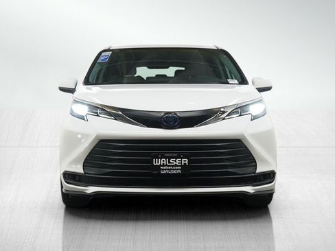 Used 2022 Toyota Sienna LE image 8