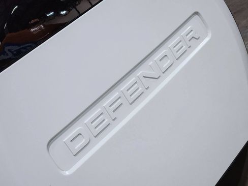 Used 2024 Land Rover Defender 130 X-Dynamic SE AWD/4WD image 25