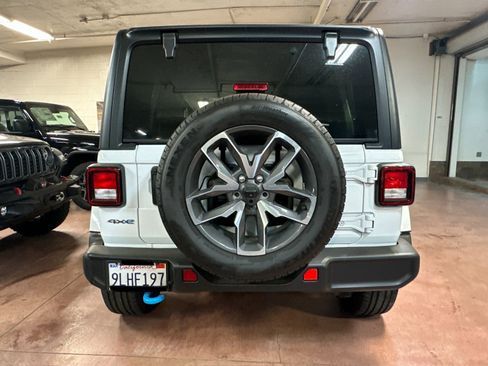 Used 2024 Jeep Wrangler Unlimited w/ LED Headlamp & Fog Lamp Group image 4