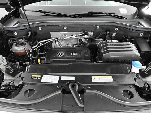 Certified 2023 Volkswagen Atlas Cross Sport SE FWD image 28