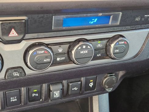 Used 2021 Toyota Tacoma TRD Off-Road w/ Technology Package image 27