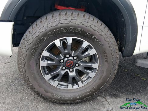 Used 2024 Nissan Titan PRO-4X w/ Pro-4x Convenience Package AWD/4WD image 9