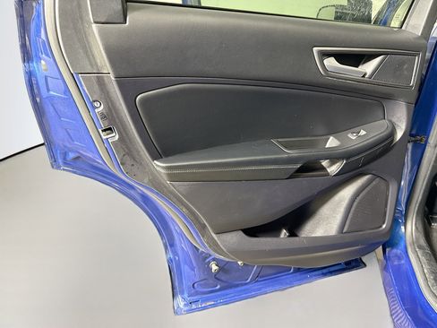 Used 2020 Ford Edge SE image 26