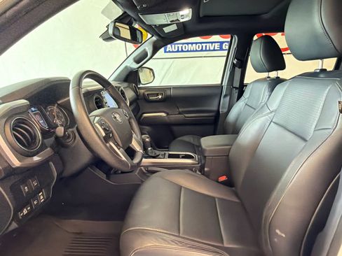 Used 2023 Toyota Tacoma Limited AWD/4WD image 13