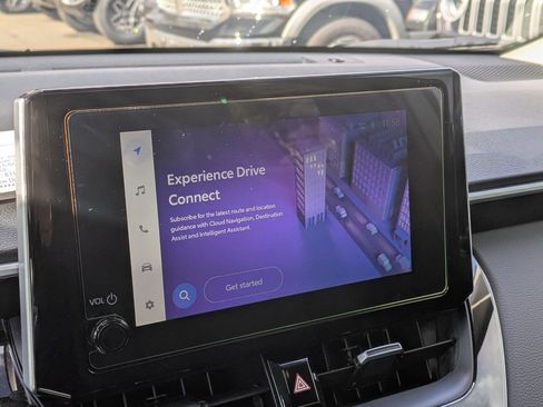 Used 2025 Toyota Corolla Cross XLE image 13