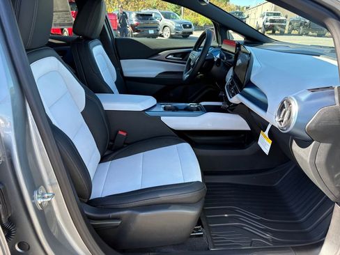New 2026 Chevrolet Equinox EV LT AWD/4WD image 27