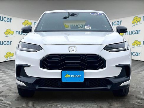 Used 2023 Honda HR-V Sport image 2