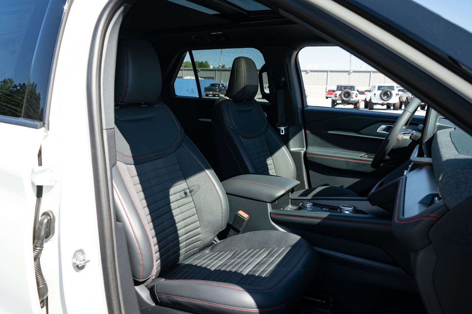 New 2027 Ford Explorer ST-Line w/ Premium Package AWD/4WD image 24