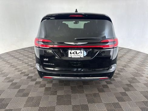 Used 2025 Chrysler Pacifica Select FWD image 8