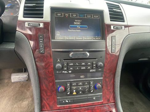 Used 2011 Cadillac Escalade EXT Premium image 14