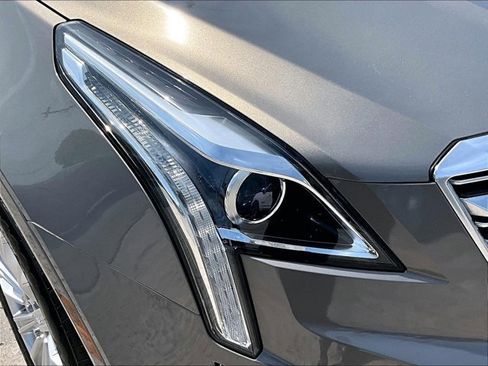 Used 2018 Cadillac XT5 FWD w/ LPO, Wheel Lock Package image 30