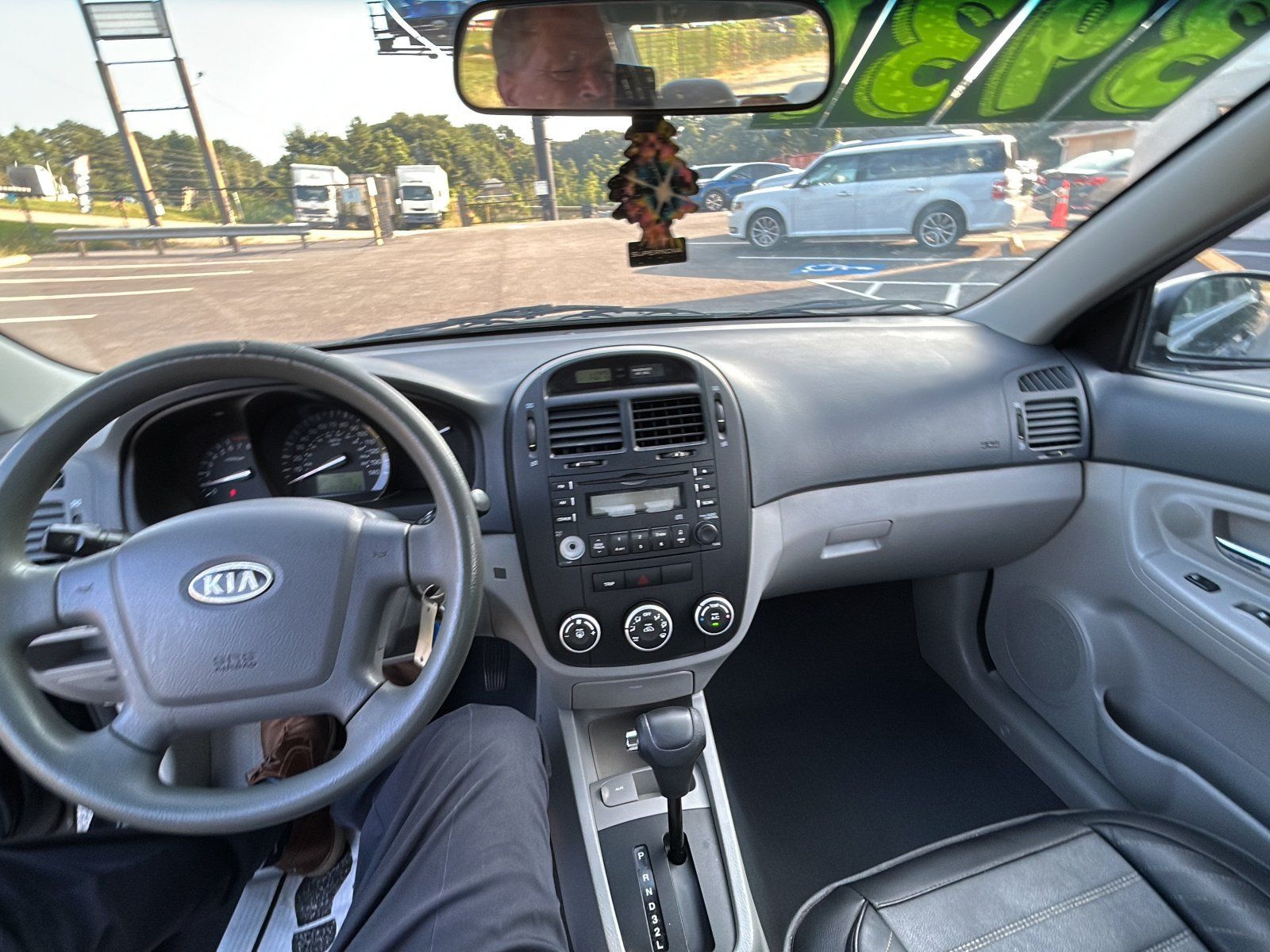 Used 2008 Kia Spectra EX FWD image 19