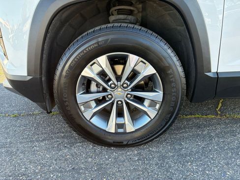 Used 2025 Chevrolet Equinox LT image 29