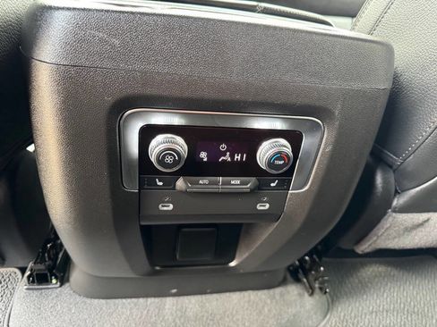 Used 2024 GMC Yukon Denali image 38