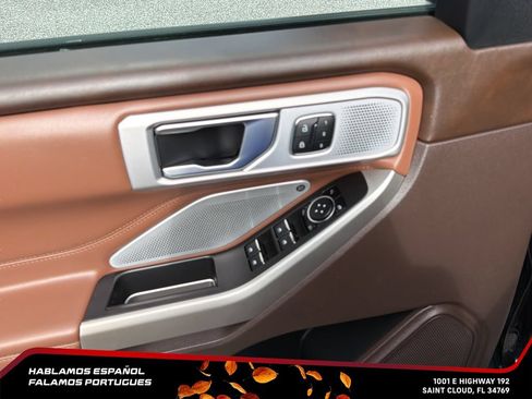 Used 2023 Ford Explorer King Ranch w/ Technology Package RWD image 11
