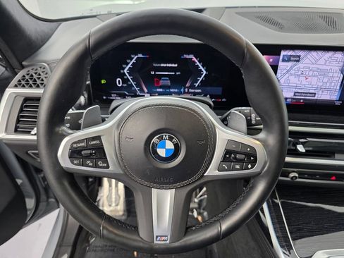 Used 2023 BMW X7 xDrive40i w/ M Sport Package image 19