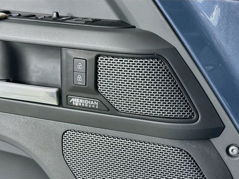 Certified 2024 Land Rover Defender 110 X-Dynamic SE AWD/4WD image 17