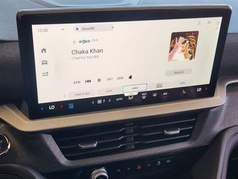 Used 2025 Ford Explorer Platinum w/ LUX Leather Package image 4