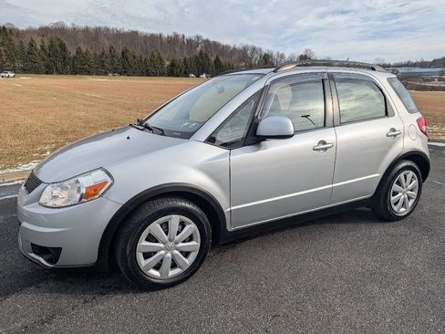 Used 2011 Suzuki SX4 AWD Hatchback image 10