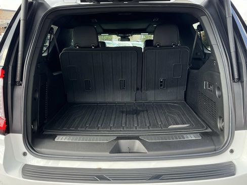 Used 2023 GMC Yukon XL Denali image 11