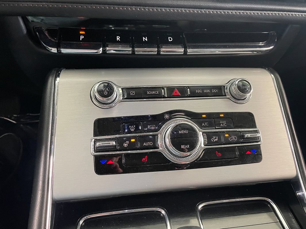 Used 2023 Lincoln Aviator AWD image 13