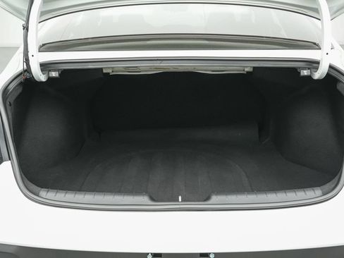 Used 2025 Hyundai Elantra SE FWD image 20