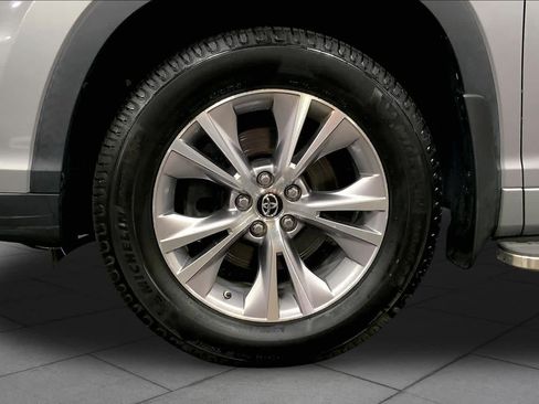 Used 2016 Toyota Highlander Plus AWD/4WD image 11