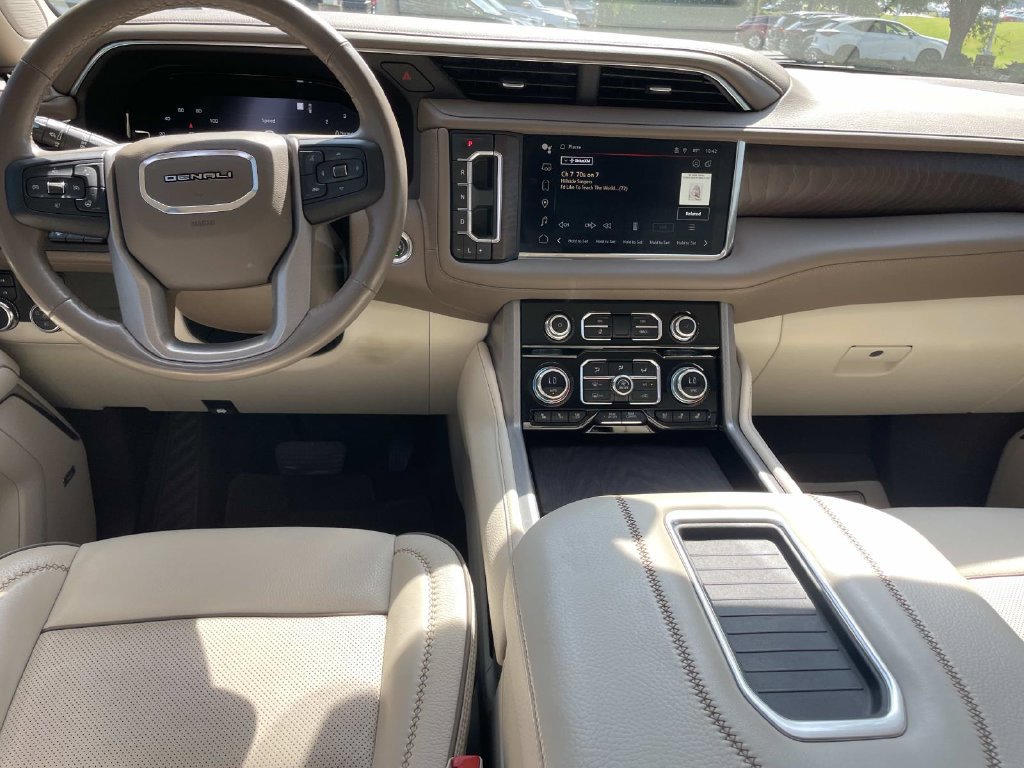 Used 2023 GMC Yukon Denali AWD/4WD image 10