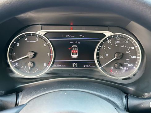 Used 2025 Nissan Sentra SV FWD image 36