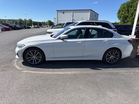 Used 2019 BMW 330i xDrive Sedan w/ Convenience Package AWD/4WD image 3