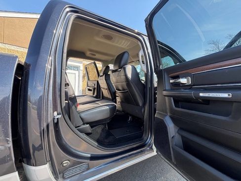 Used 2014 RAM 1500 Laramie w/ Convenience Group image 7