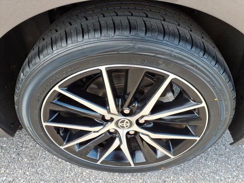 Certified 2024 Toyota Camry SE image 11